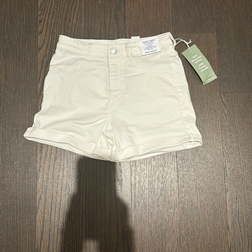 White high waisted shorts
